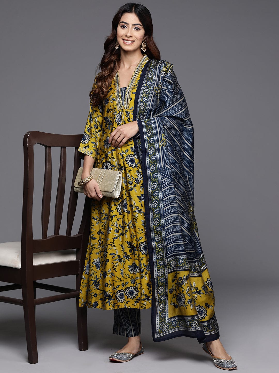 Varanga Women Floral Printed Regular Sequinned Chanderi Silk Kurta with Trousers & With Dupatta
