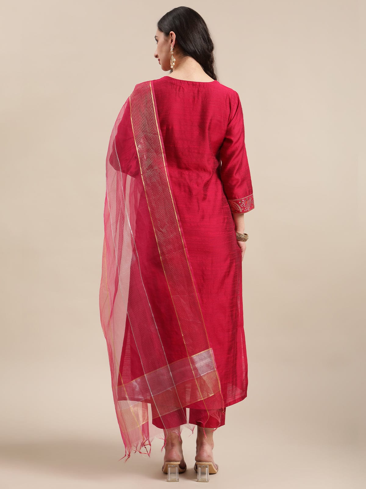 Varanga Women Women V Neck Collar Kurta Paired With Tonal Dupatta And Tonal Bottom.