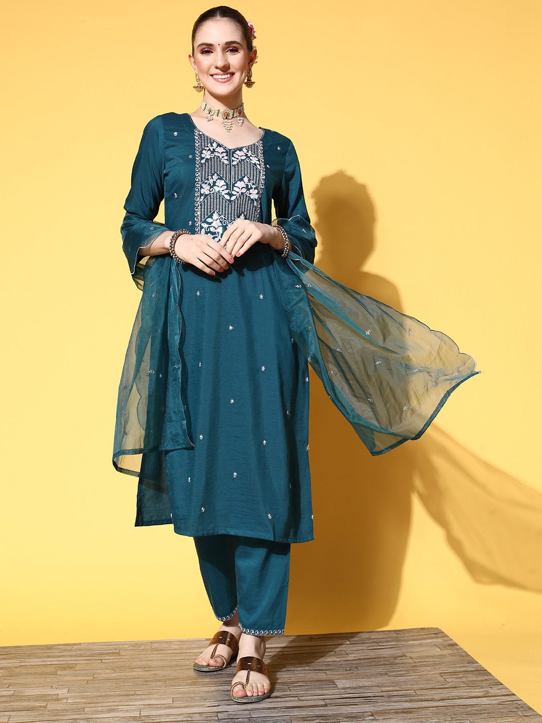 varanga women teal ethnic motifs embroidered sequinned kurta with trousers with dupatta