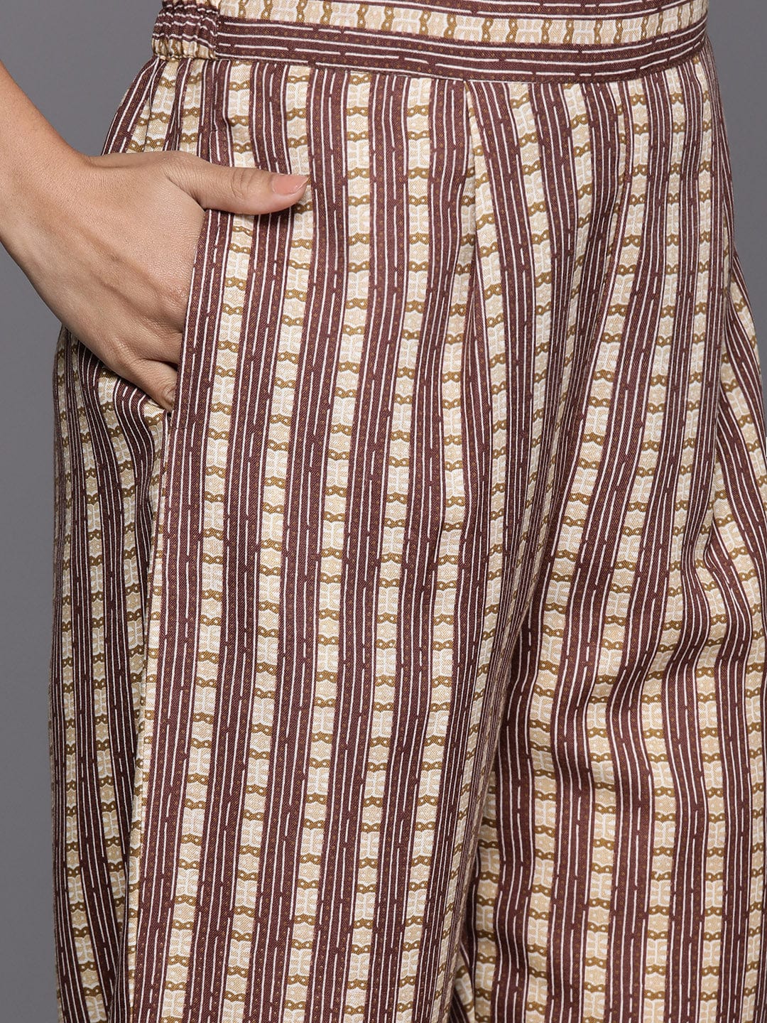Varanga Women Brown Floral Printed Kurta Paired With Bottom & Dupatta