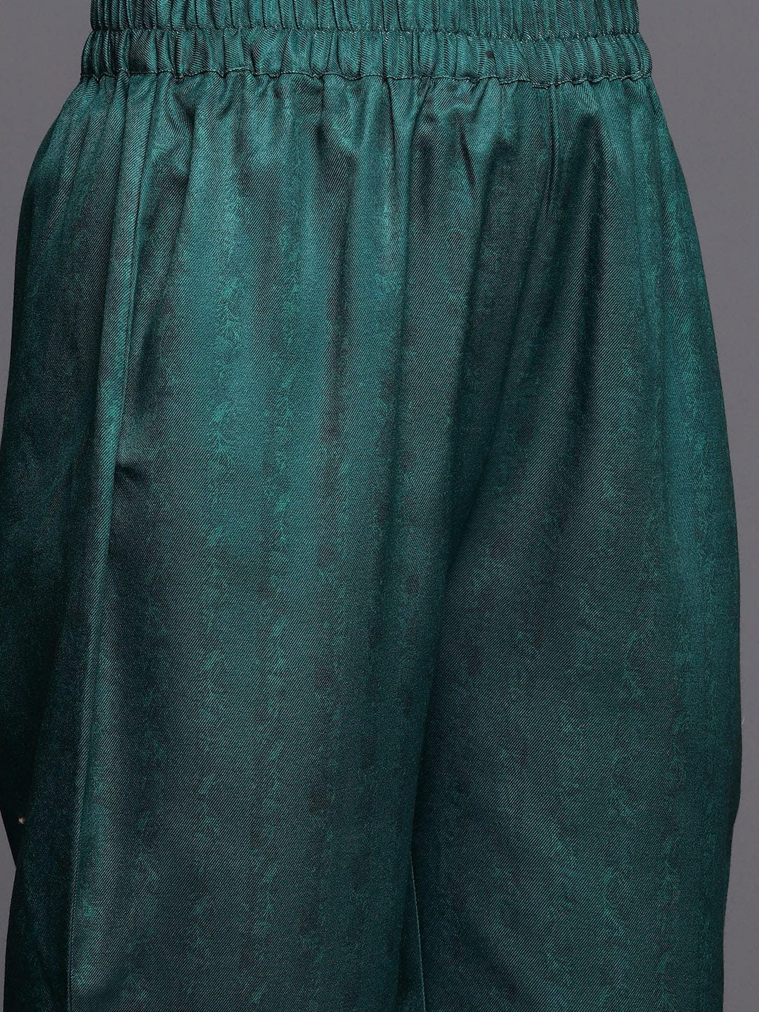 Varanga Women Green Floral Printed Mandarin Collar Straight Kurta Paired With Tonal Solid Bottom And Solid Dupatta