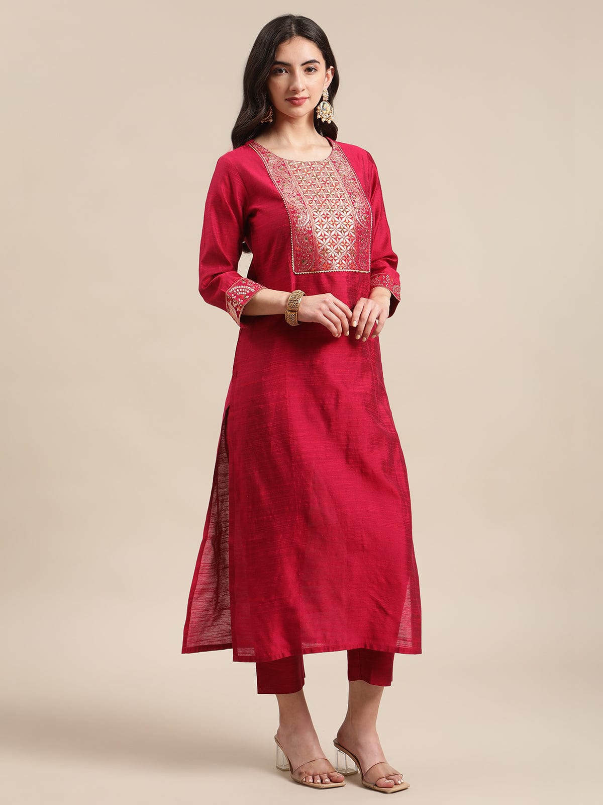 Varanga Women Women V Neck Collar Kurta Paired With Tonal Dupatta And Tonal Bottom.