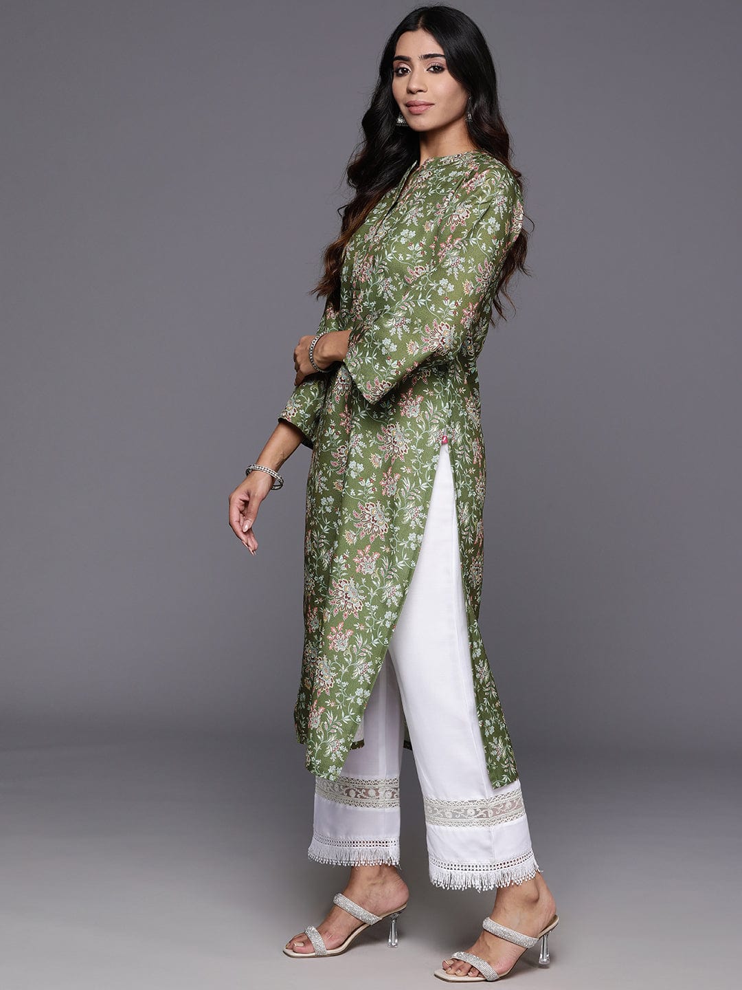 Varanga Women Olive Floral Printed  Mandarin Collar Straight Kurta
