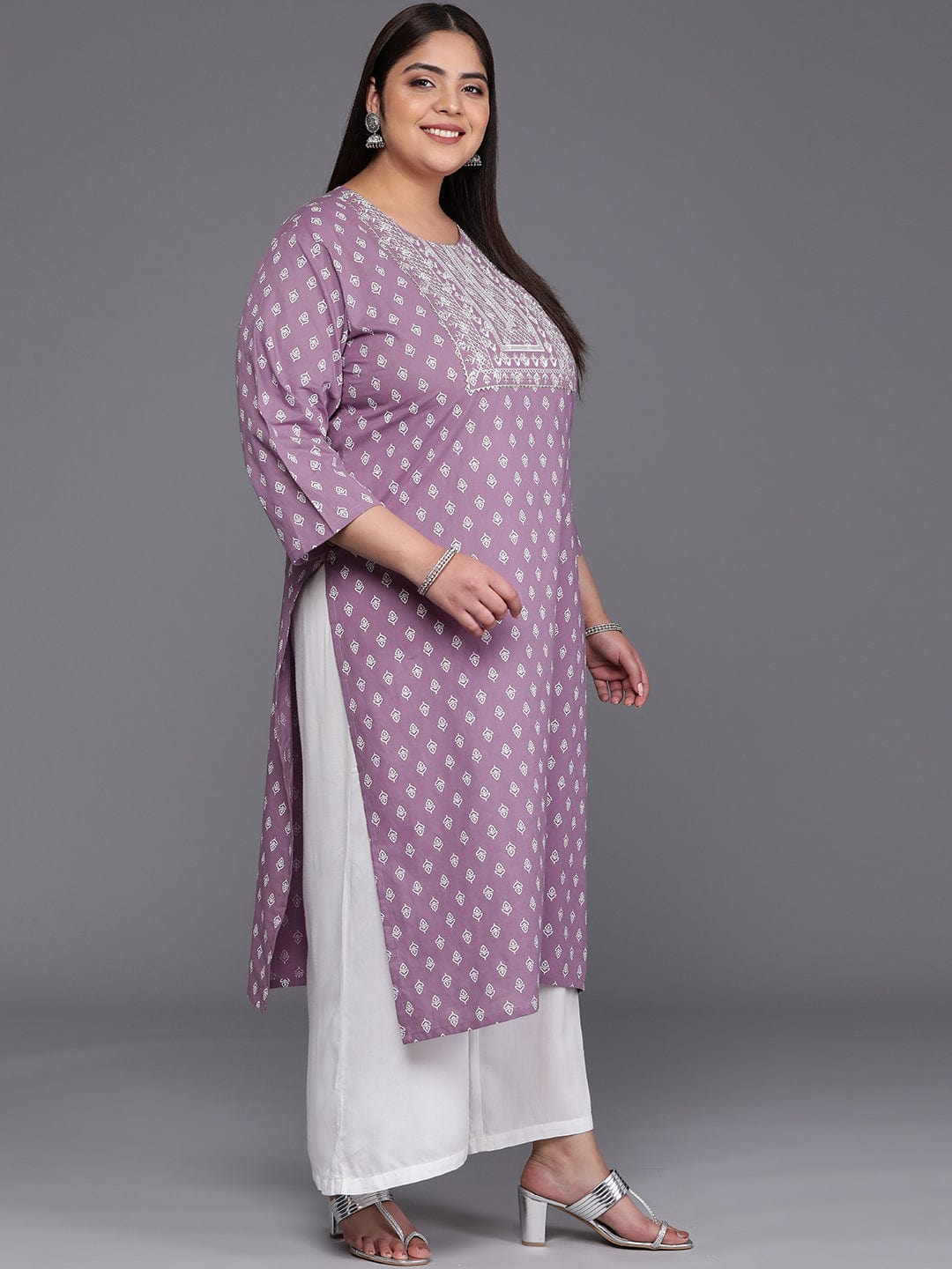 Varanga Women Mauve & Off White Ethnic Motifs Printed Gotta Patti Kurta