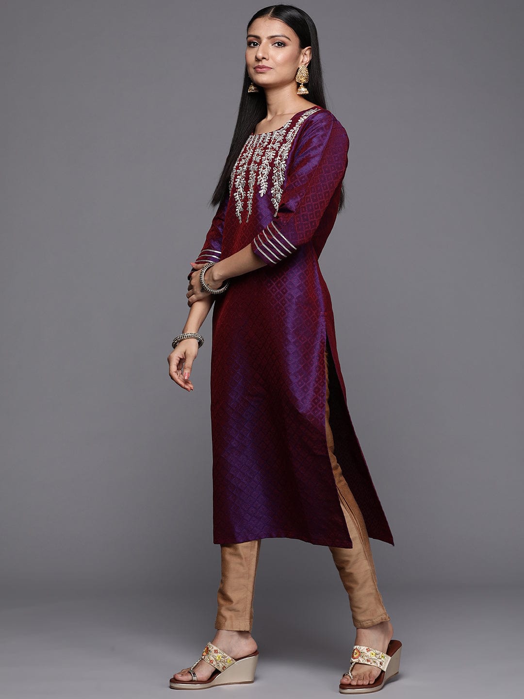 Varanga Women Purple Embroidered Straight Kurta With Three Quarter Sleeves