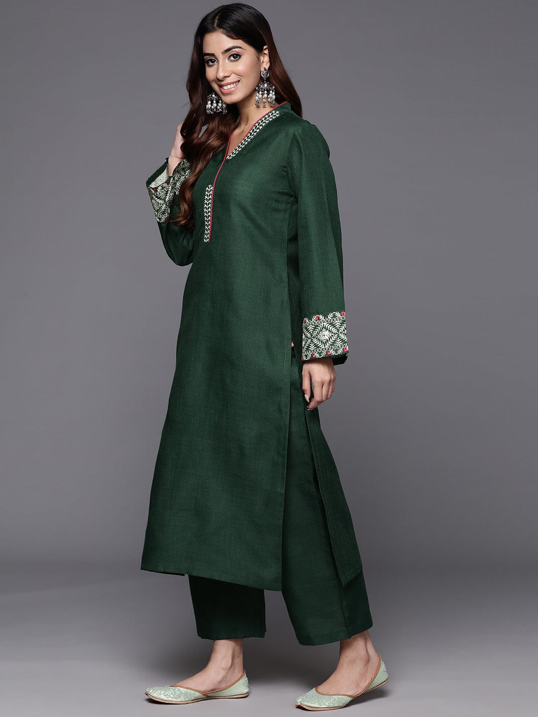 Varanga Women Green Embroidered  Long & Flared Sleeves Kurta With Tonal Bottom