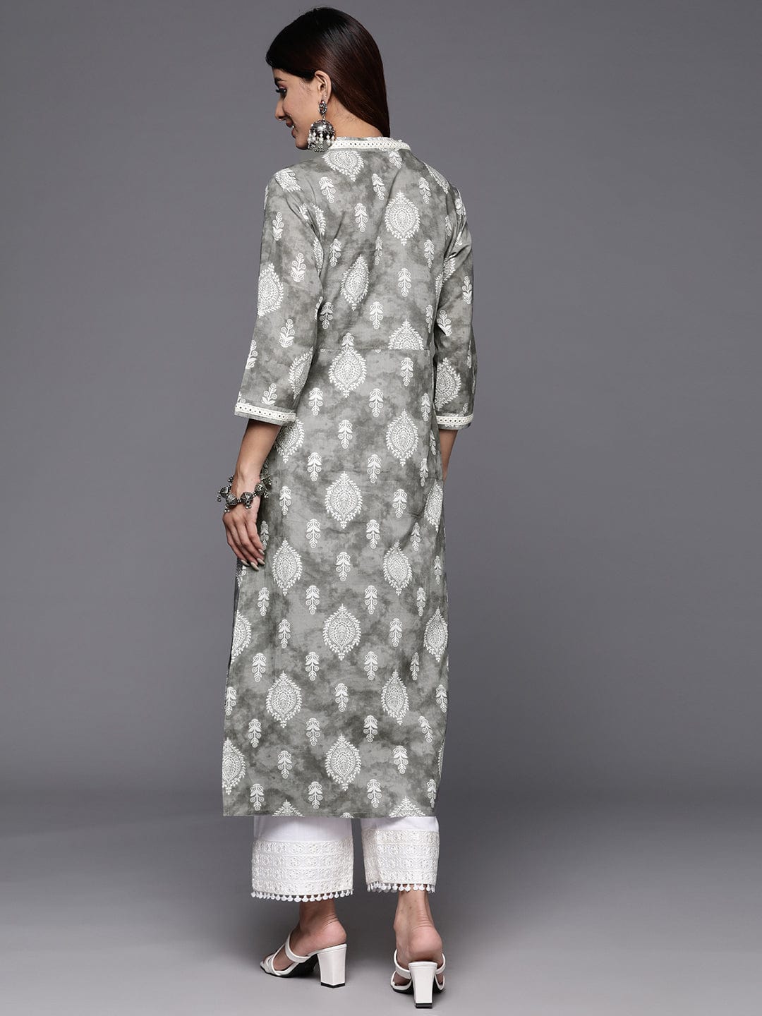 Varanga Women Grey Printed  V-Neck Lace Embellished Straight Kurta