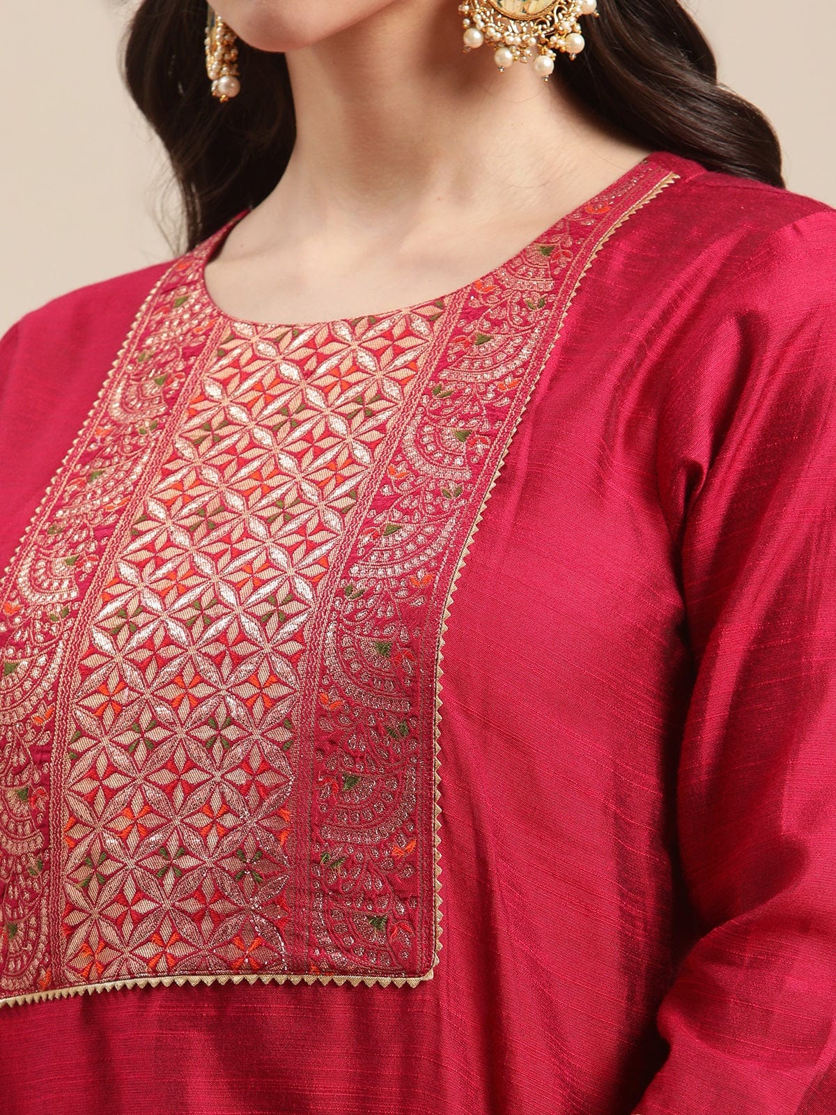 Varanga Women Women V Neck Collar Kurta Paired With Tonal Dupatta And Tonal Bottom.