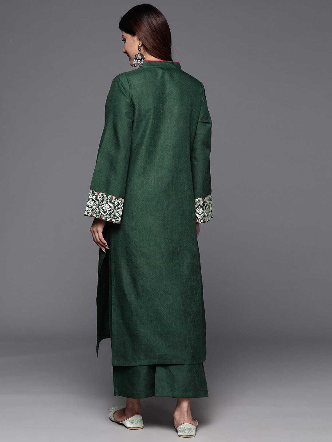 Varanga Women Green Embroidered  Long & Flared Sleeves Kurta With Tonal Bottom