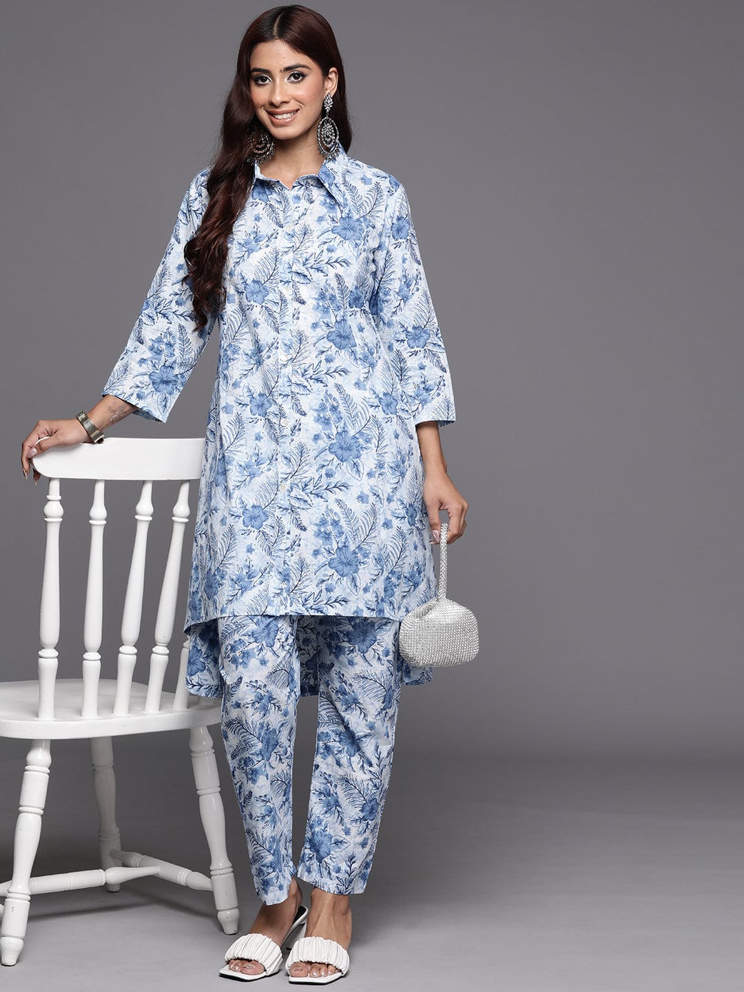 Varanga Women Blue Floral Printed High- Low Kurta With Bottom