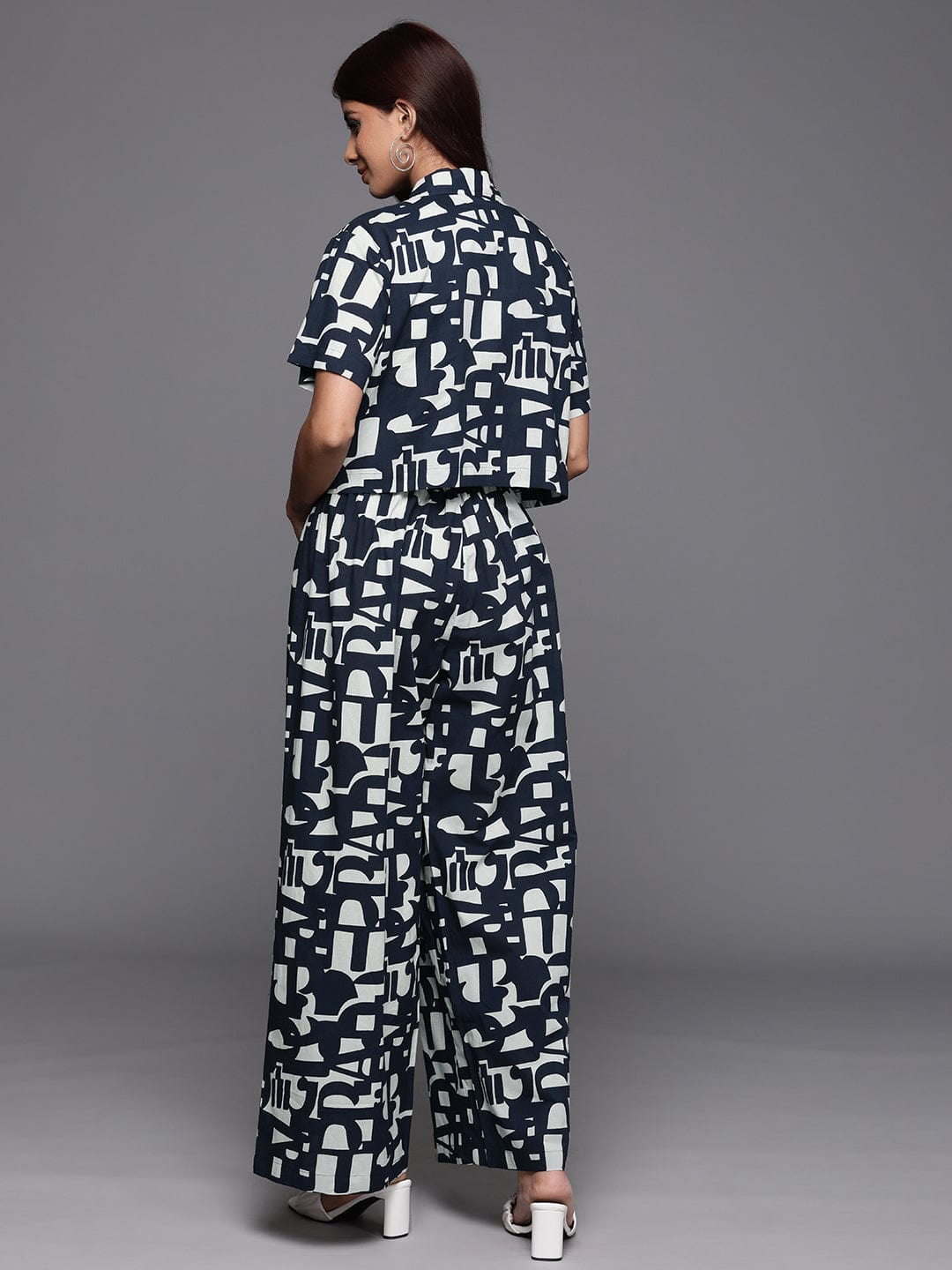 Varanga Women Navy Blue Sleeveless Top Paired With Printed Jacket And Palazzo