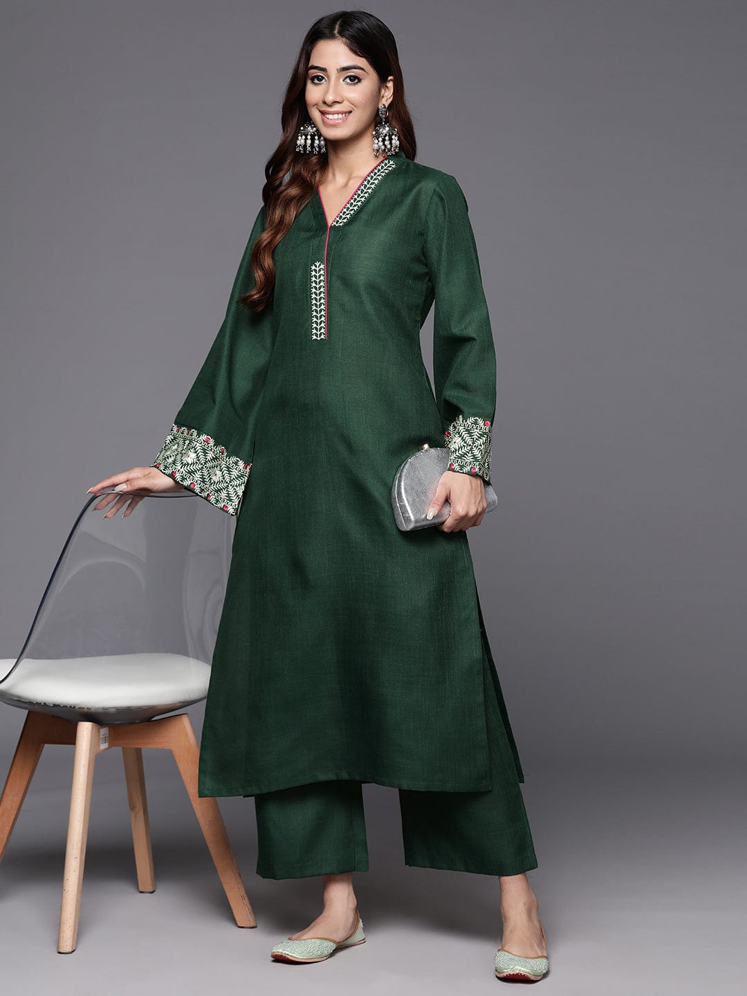 Varanga Women Green Embroidered  Long & Flared Sleeves Kurta With Tonal Bottom