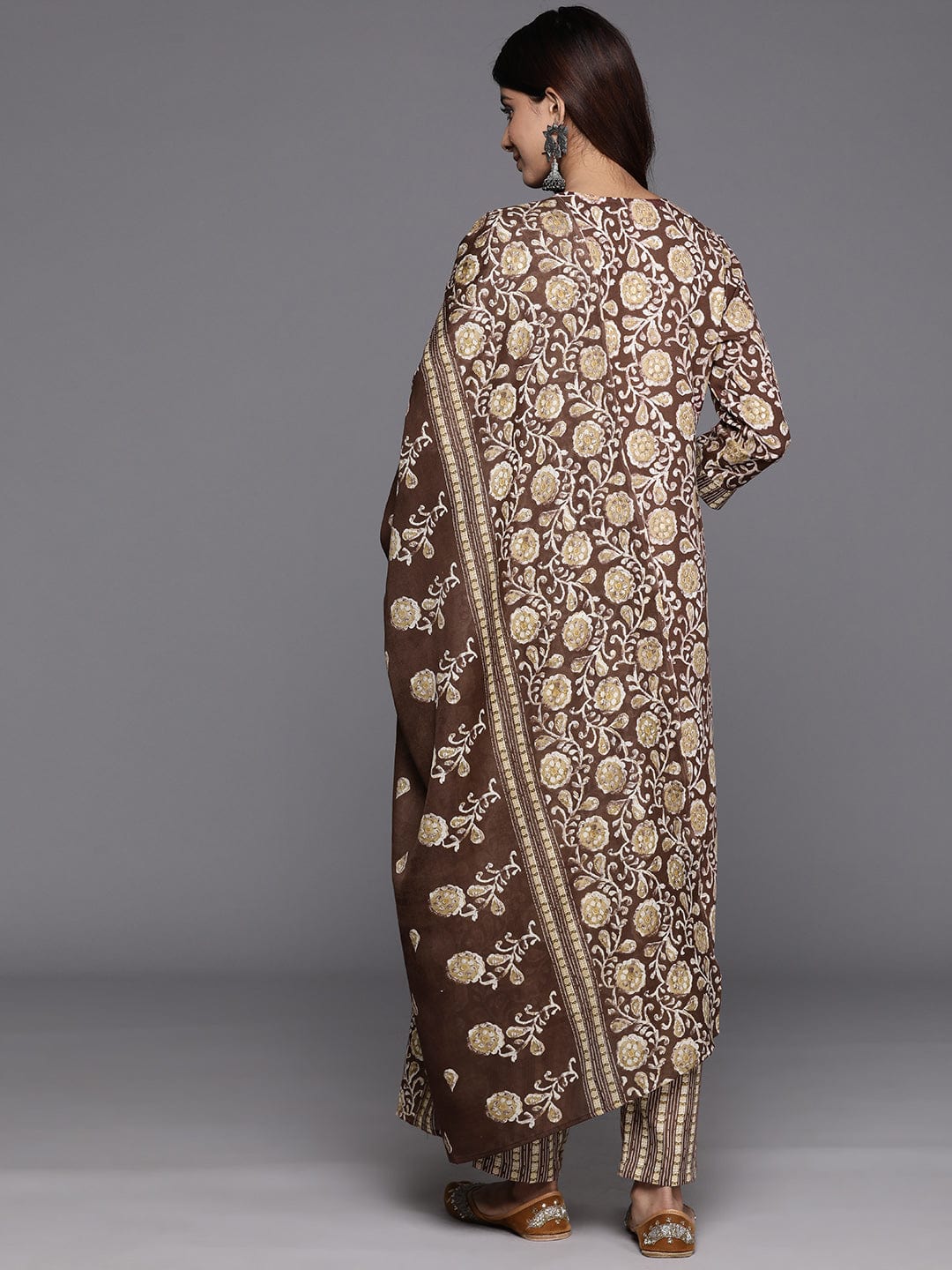 Varanga Women Brown Floral Printed Kurta Paired With Bottom & Dupatta