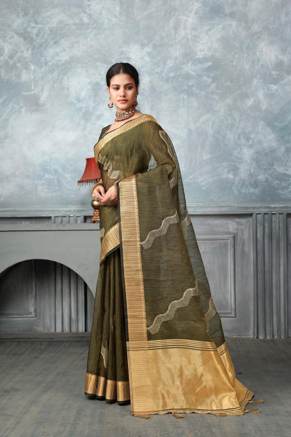 Ethnic Motifs Zari Woven Design Banarasi Saree