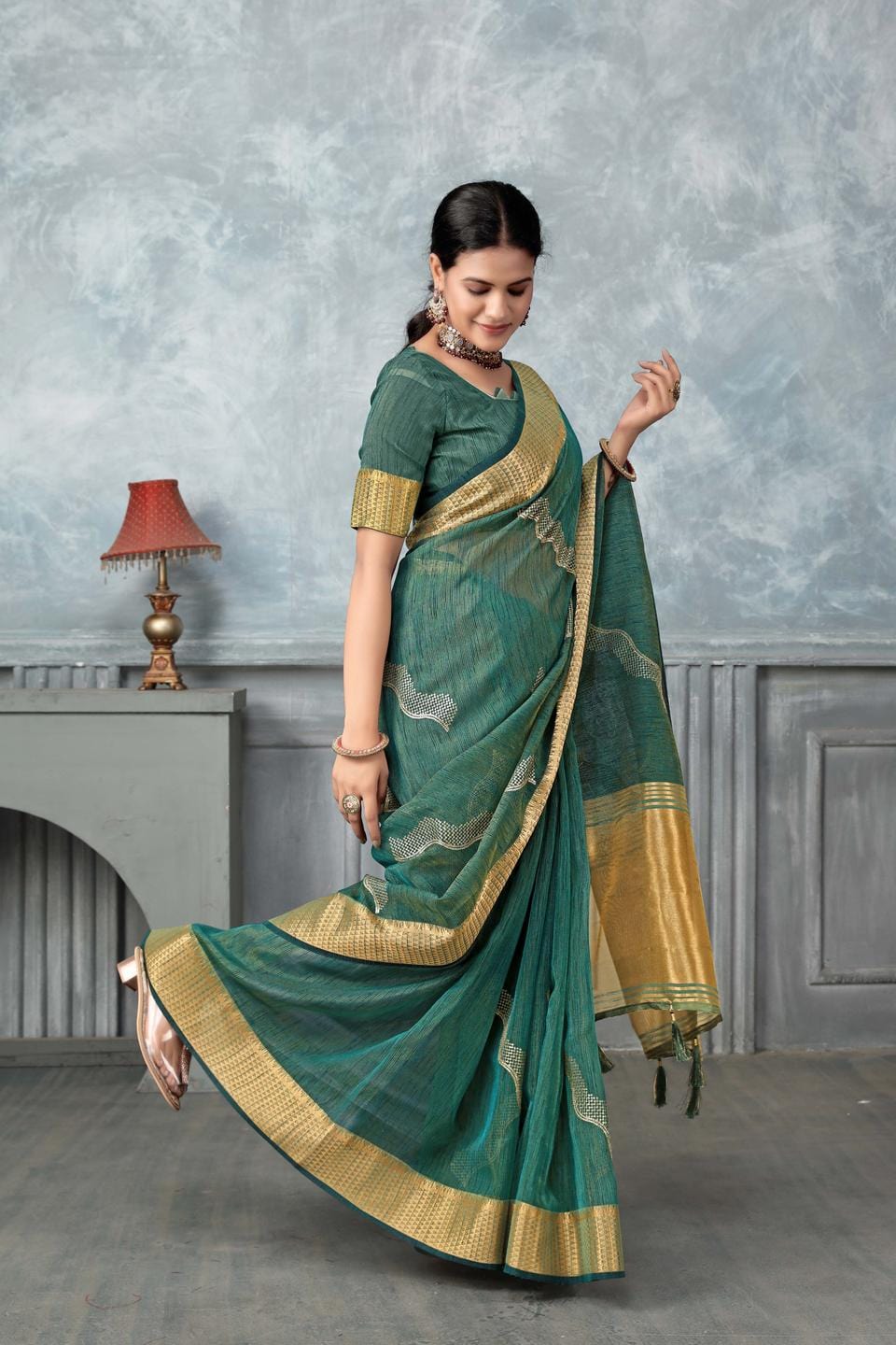 Ethnic Motifs Zari Woven Design Banarasi Saree
