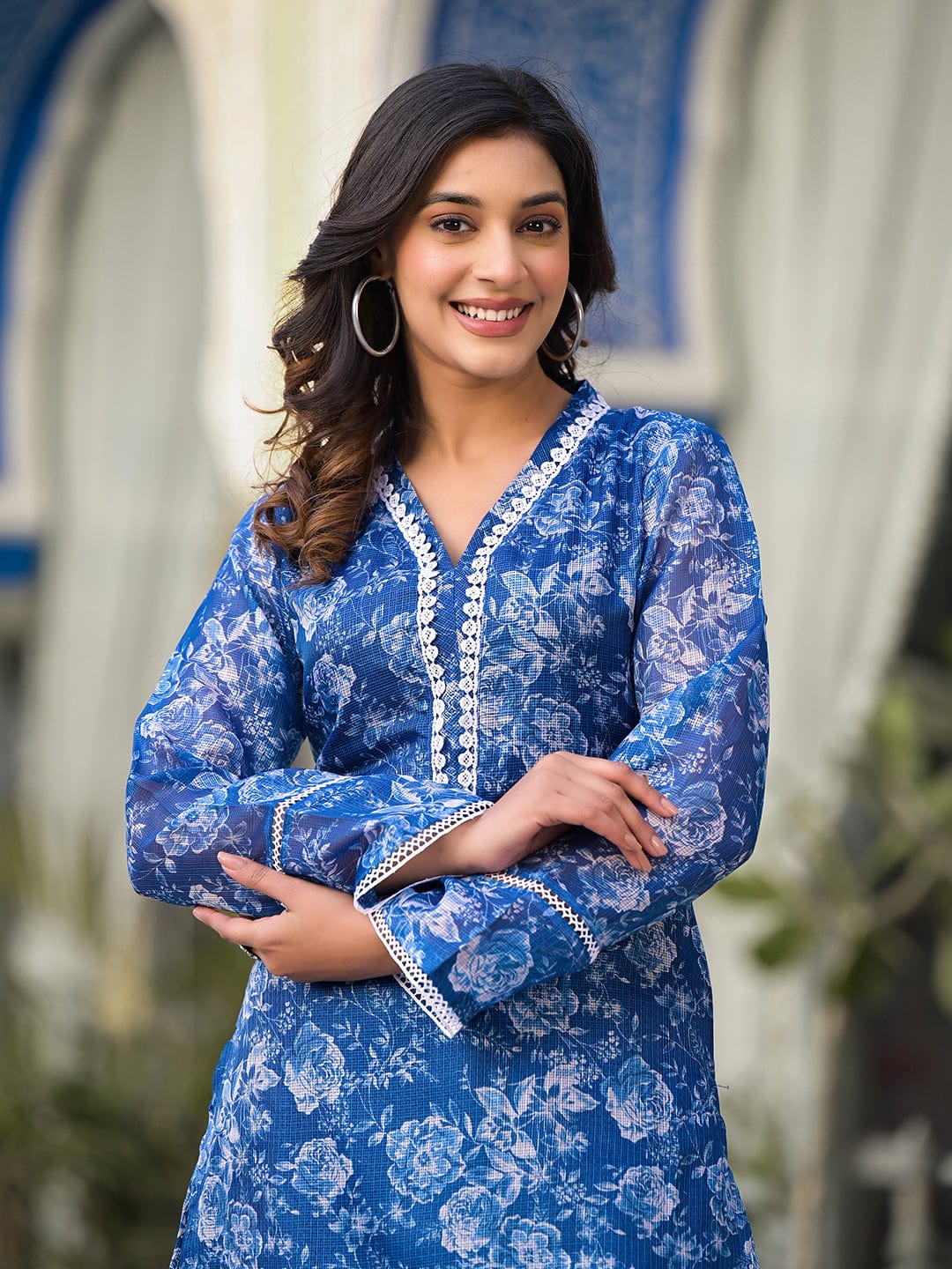 Varanga Women Blue Kota Check Floral Printed Kurta With Bottom