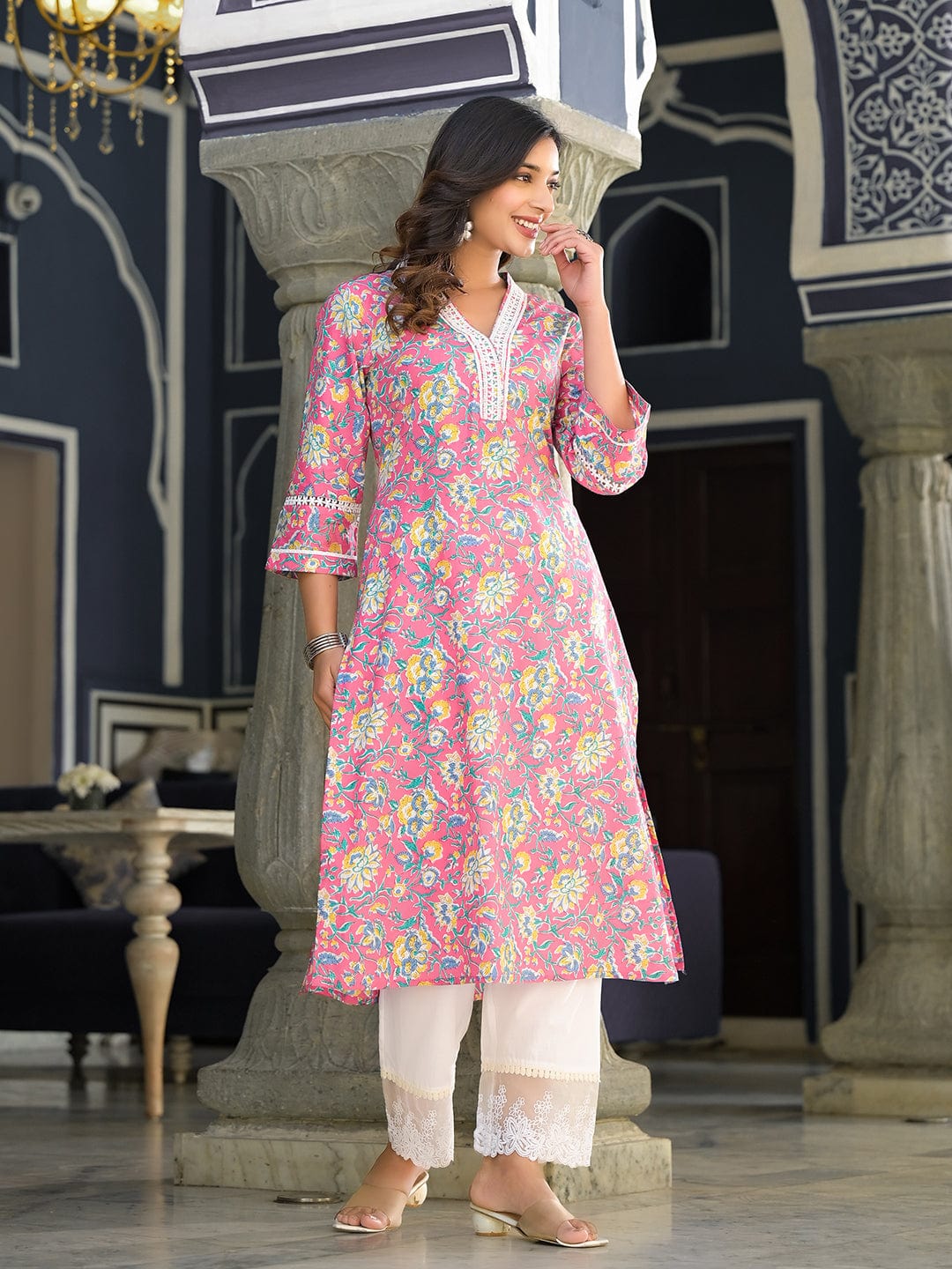 Varanga Women Pink Floral Printed V- Neckline Lace Detailed Stright Kurta