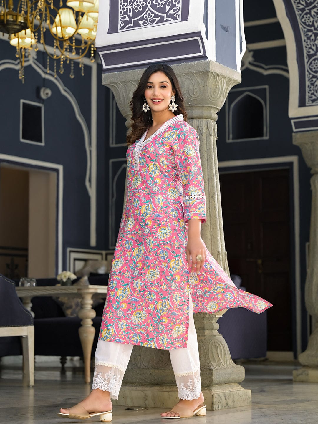 Varanga Women Pink Floral Printed V- Neckline Lace Detailed Stright Kurta