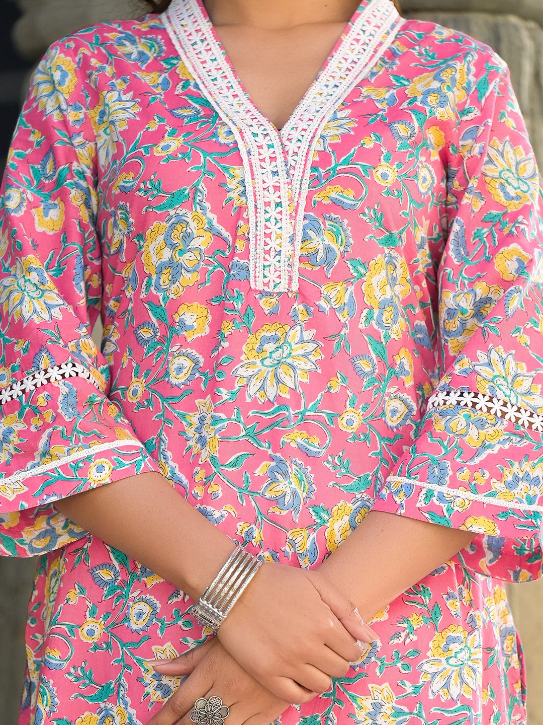 Varanga Women Pink Floral Printed V- Neckline Lace Detailed Stright Kurta
