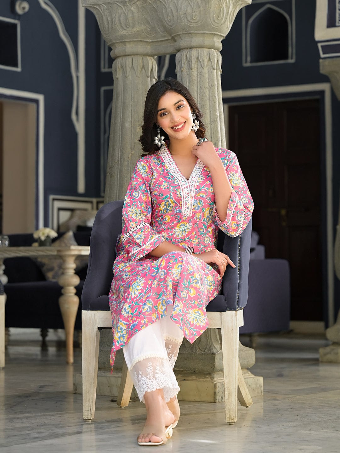 Varanga Women Pink Floral Printed V- Neckline Lace Detailed Stright Kurta