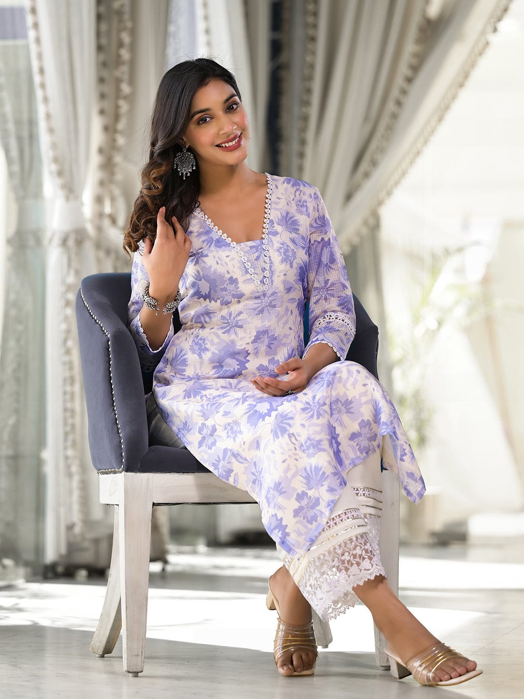 Varanga Women Lavender Floral Printed V- Neck Three Quarter Sleeve Straight Kurta.