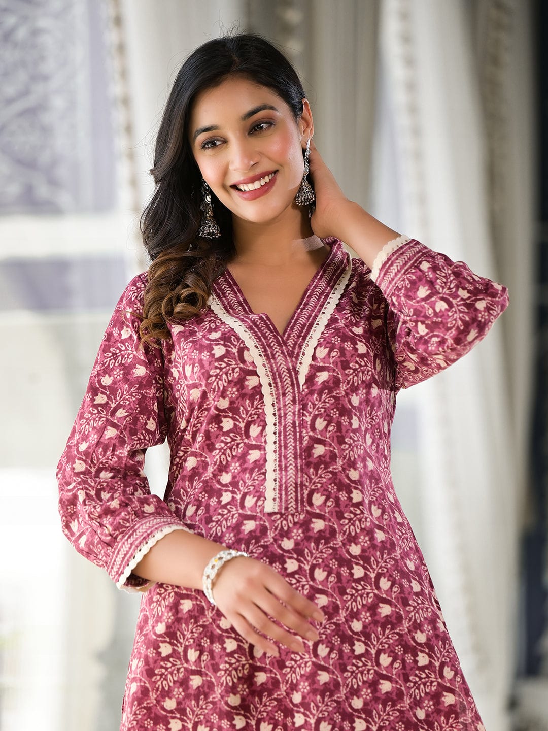 Varanga Women Magenta Floral Printed Straight Kurta