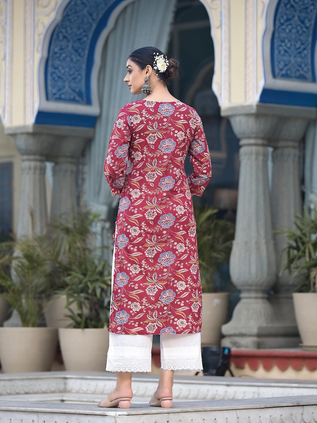 Varanga Women Maroon Floral Printed Straight Kurta With Side Slits