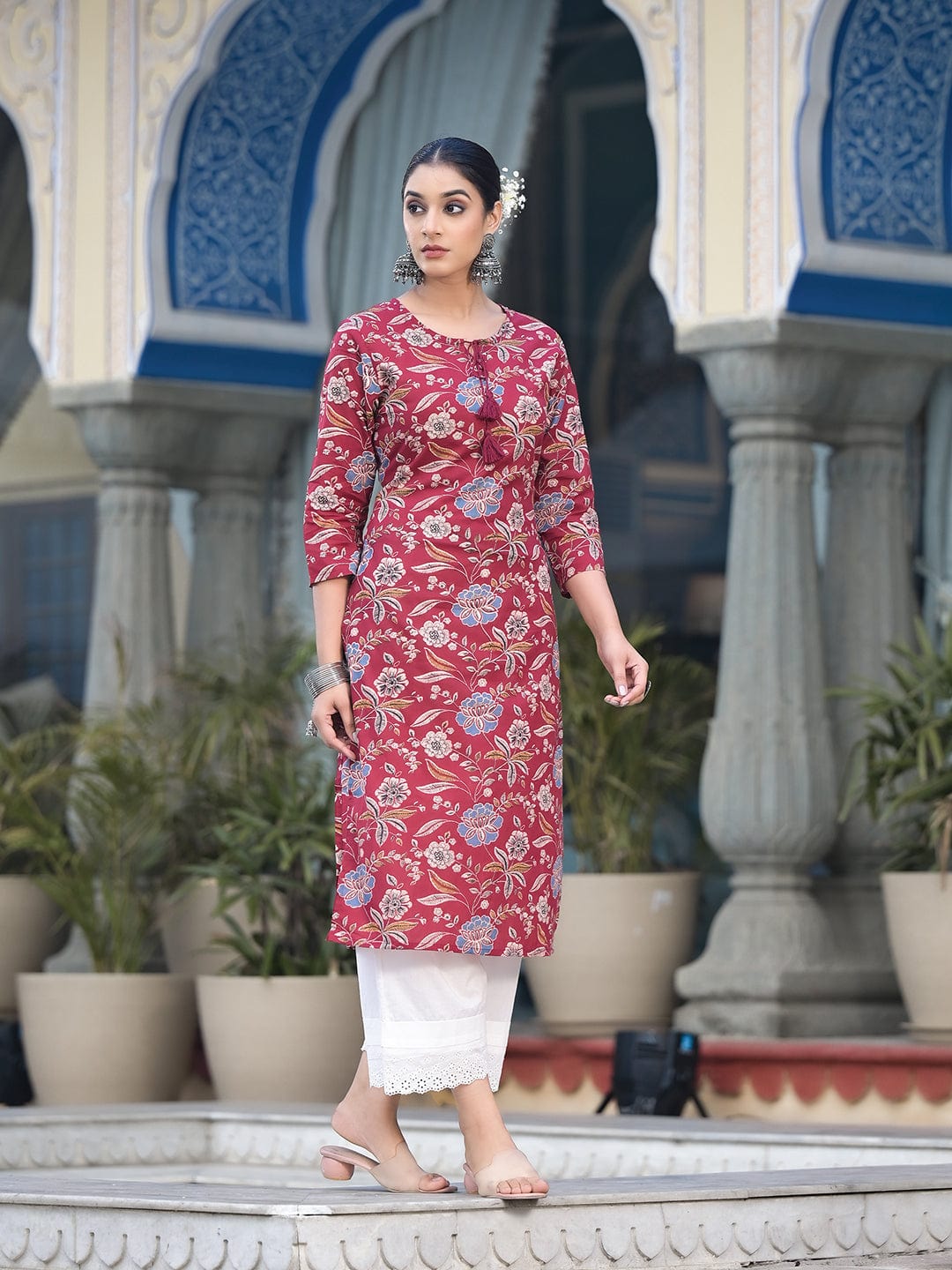 Varanga Women Maroon Floral Printed Straight Kurta With Side Slits