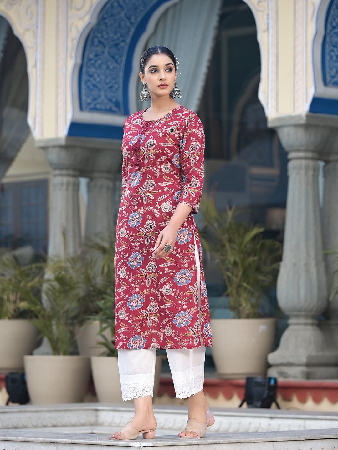 Varanga Women Maroon Floral Printed Straight Kurta With Side Slits