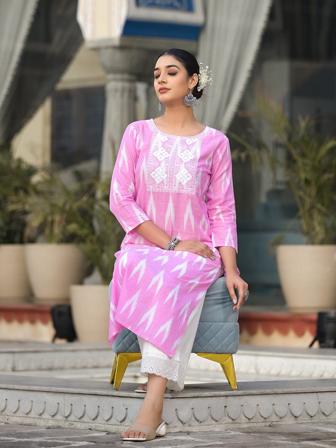 Varanga Women Pink Three-Quarter Sleeve Straight Kurta