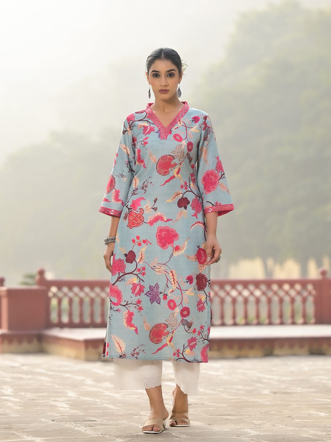 Varanga Women Sea Green Floral Printed Straight Kurta With 3/4Th Bell Sleeve.