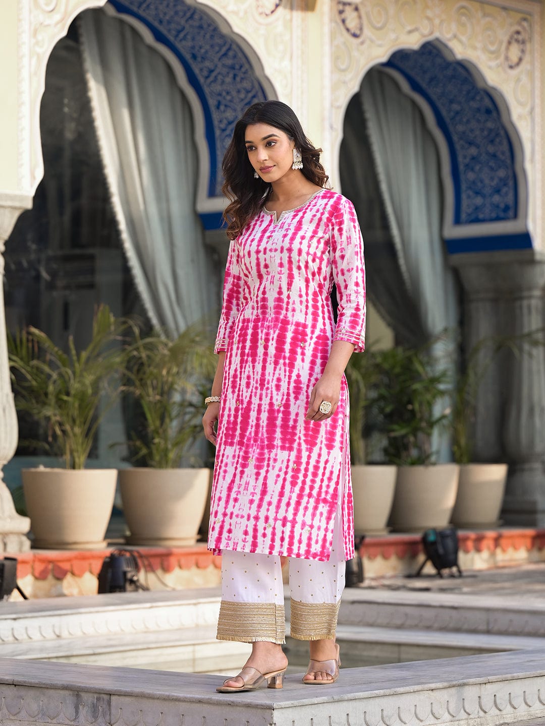 Varanga Women Pink Shibori Straight Kurta With Embellished Round Neck Js Vkur1028