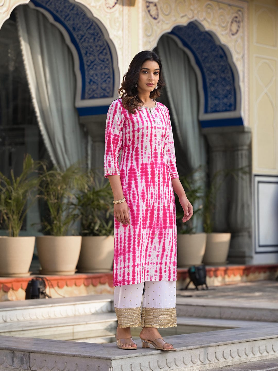 Varanga Women Pink Shibori Straight Kurta With Embellished Round Neck Js Vkur1028