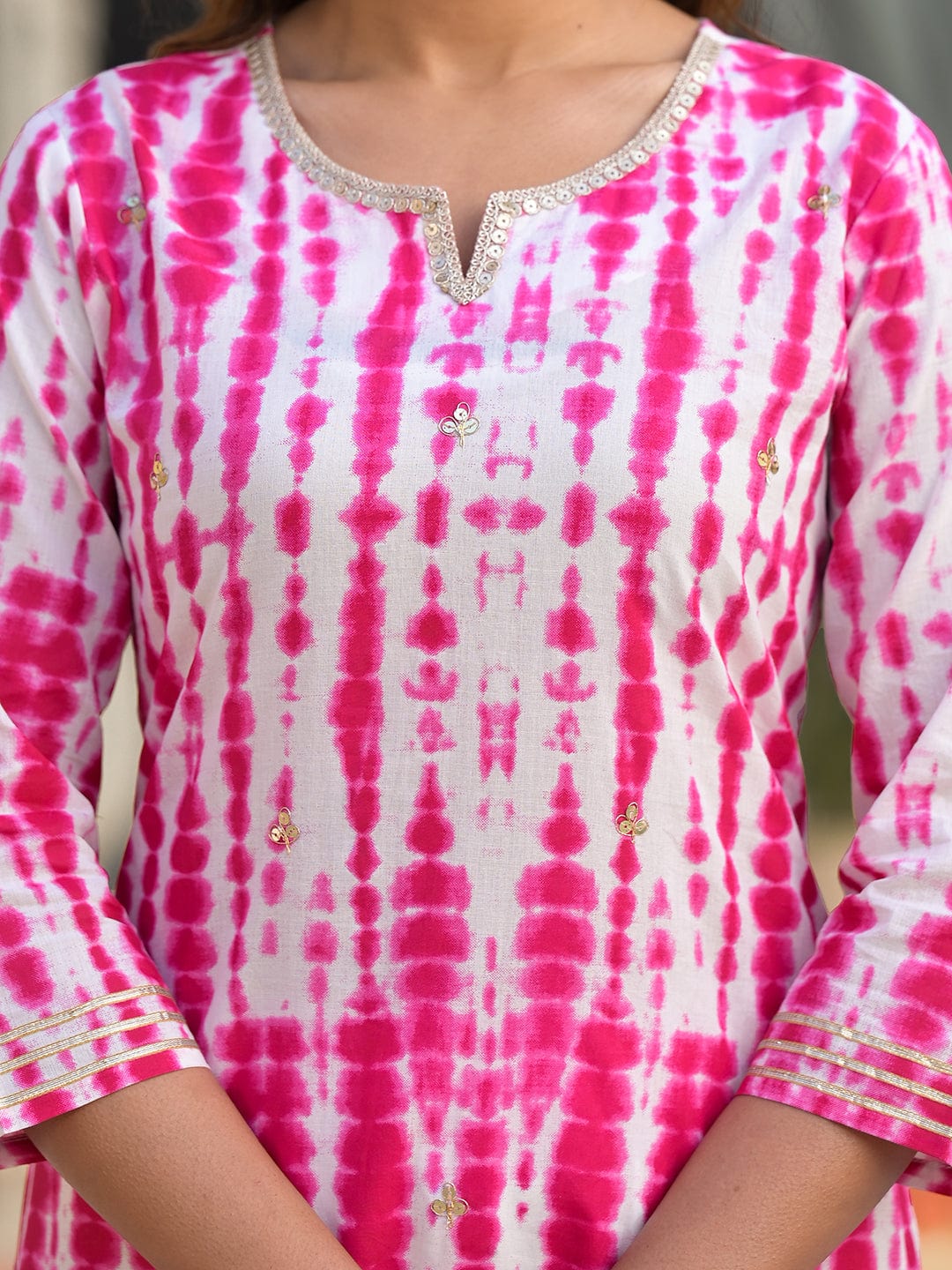 Varanga Women Pink Shibori Straight Kurta With Embellished Round Neck Js Vkur1028
