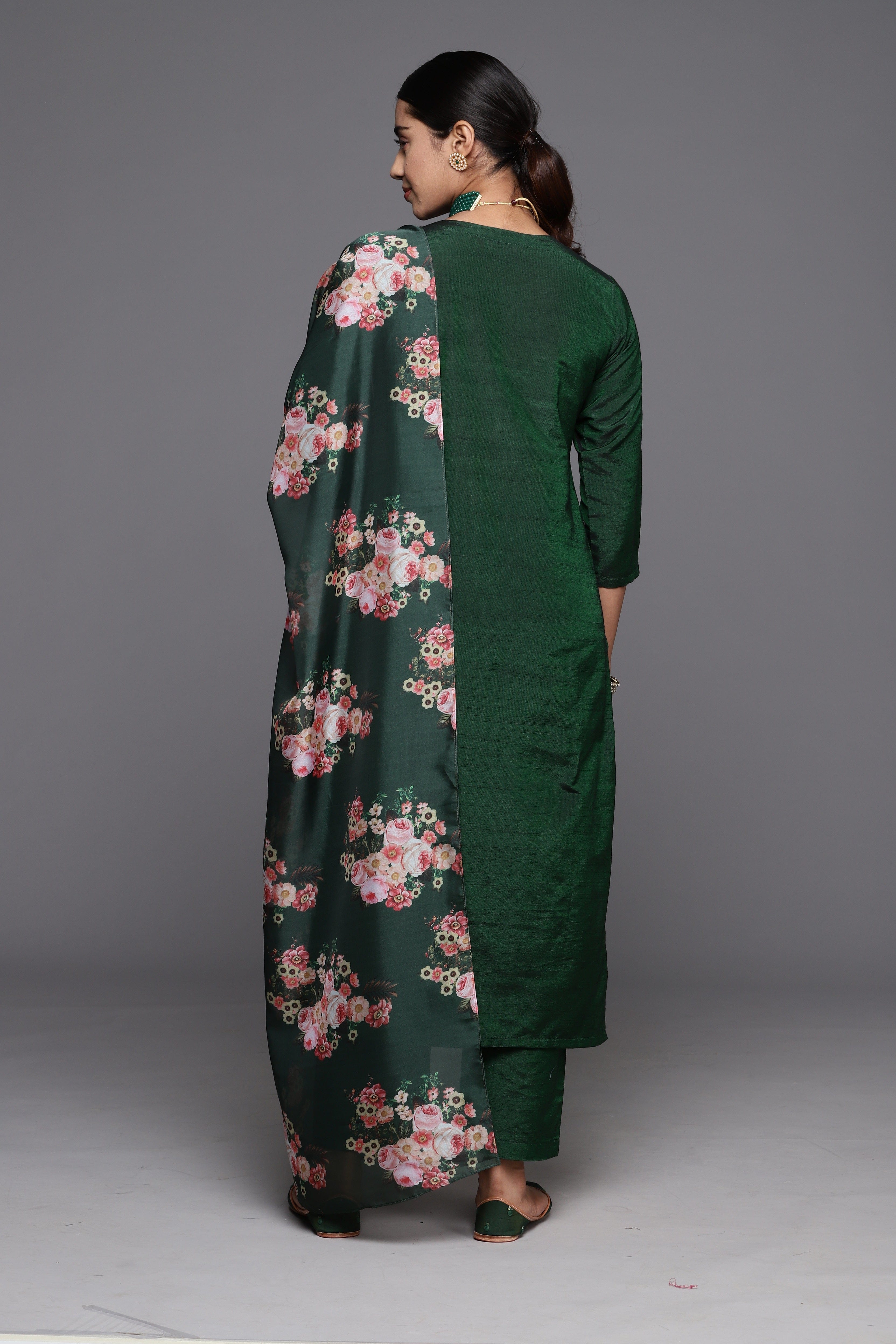 Varanga Women Green Embroidered Kurta With Straight Trouser And Floral Printed Dupatta