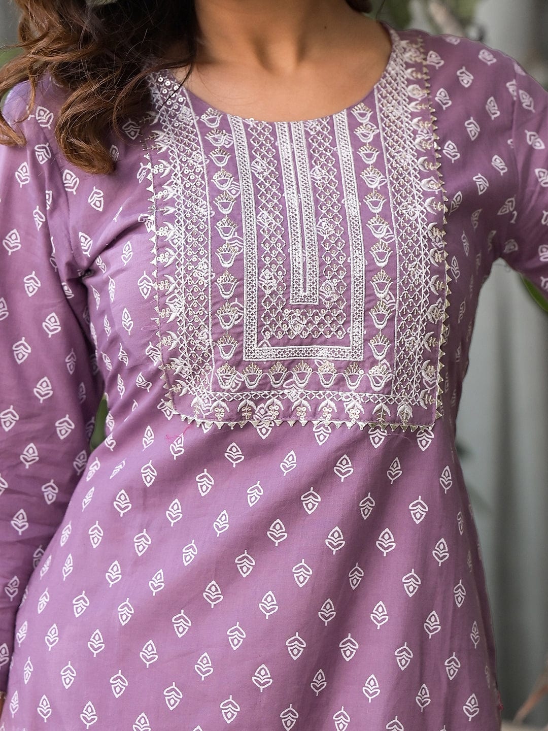 Varanga Mauve Straight Kurta With Embroidered Yoke