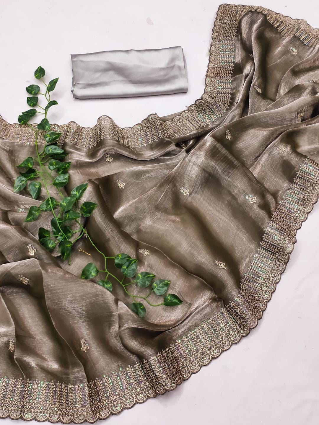 Ethnic Motifs Zari Woven Design Banarasi Saree