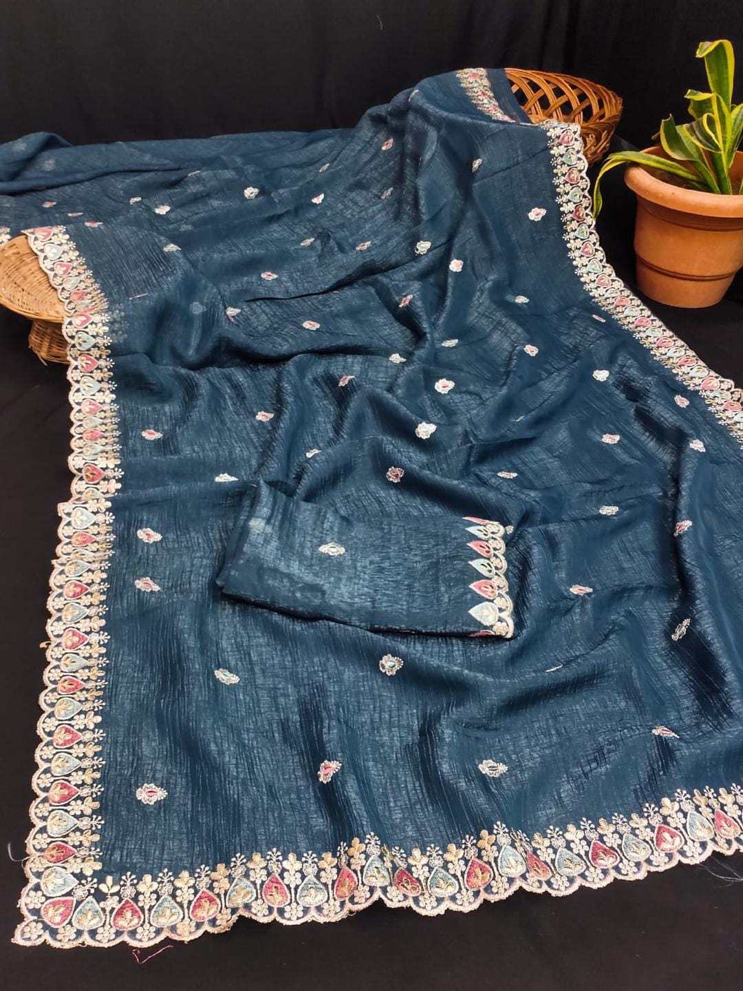 Ethnic Motifs Zari Woven Design Banarasi Saree