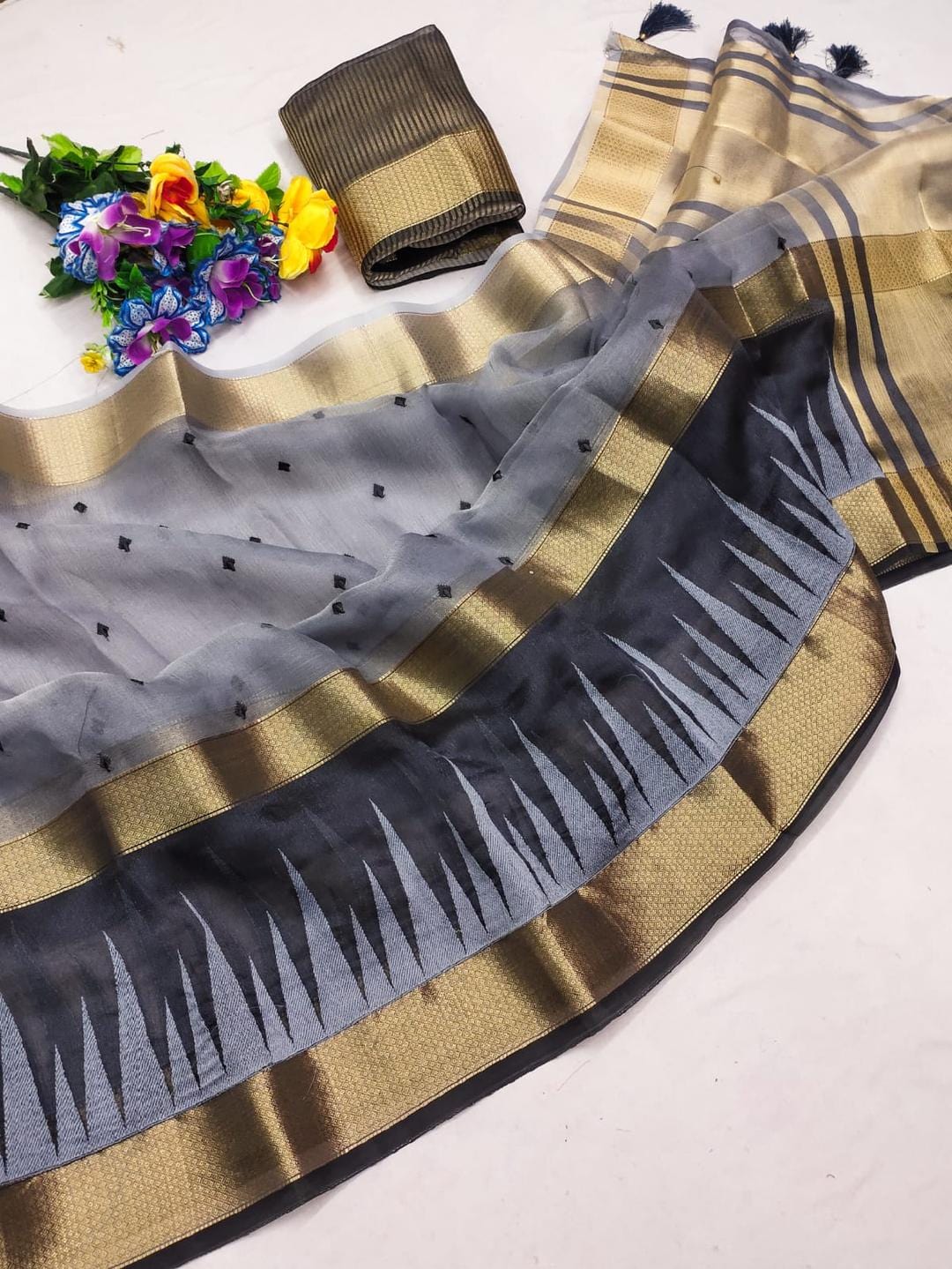 Ethnic Motifs Zari Woven Design Banarasi Saree