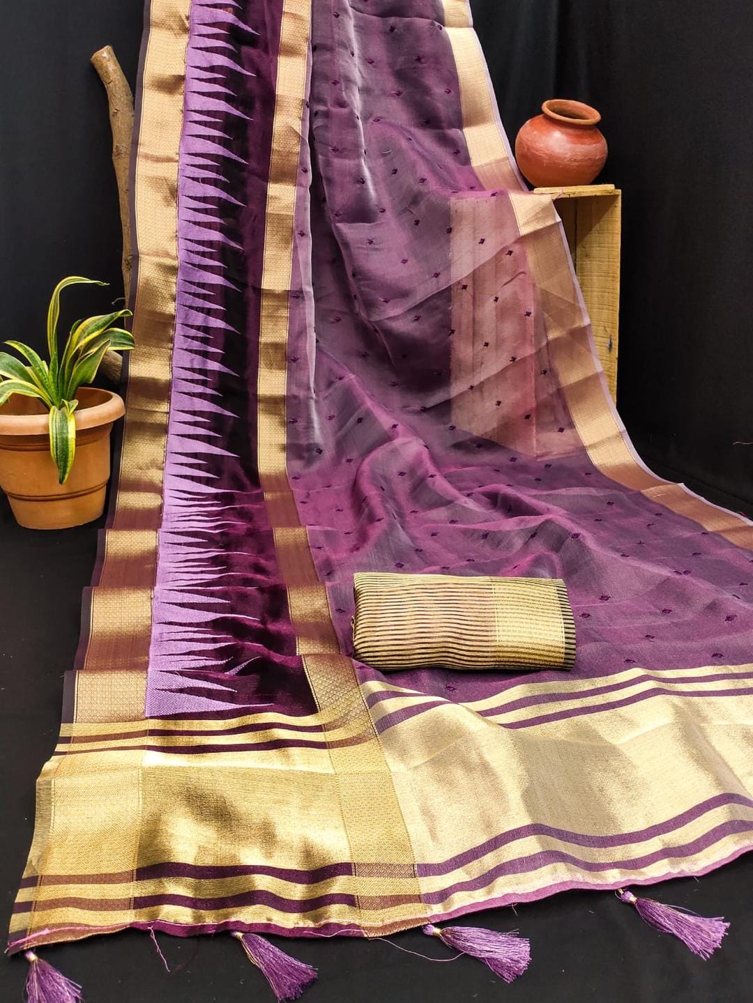 Ethnic Motifs Zari Woven Design Banarasi Saree