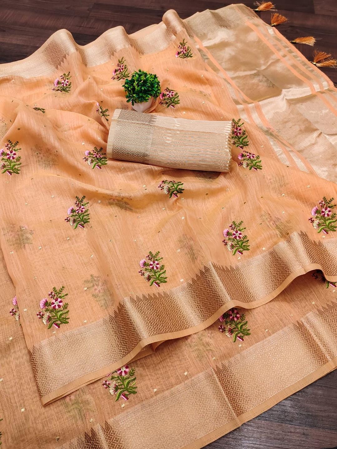 Ethnic Motifs Zari Woven Design Banarasi Saree