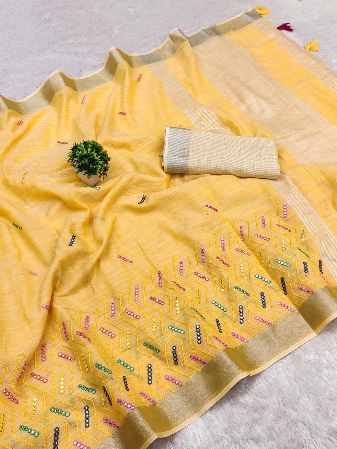 Ethnic Motifs Zari Woven Design Banarasi Saree