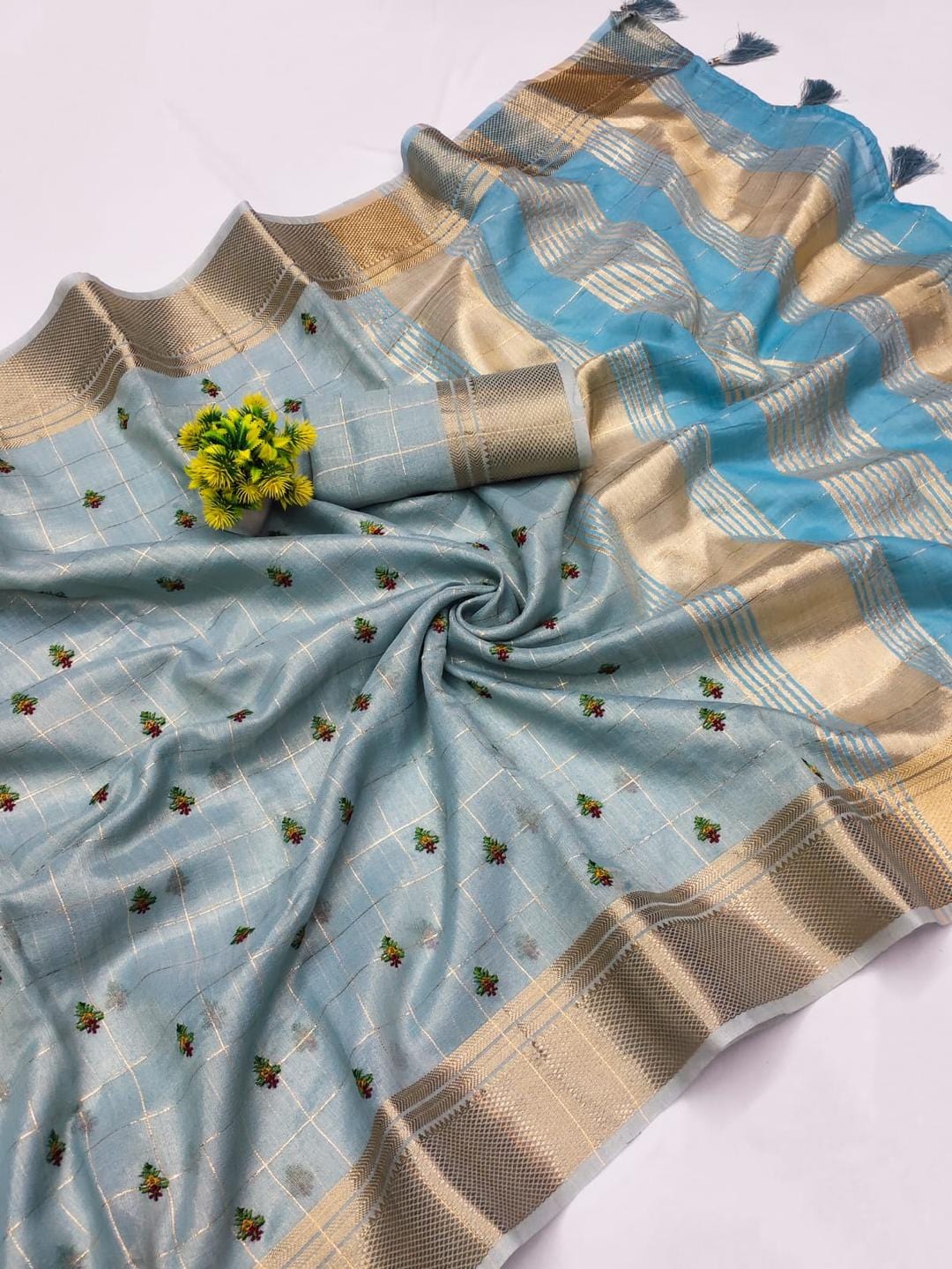 Ethnic Motifs Zari Woven Design Banarasi Saree