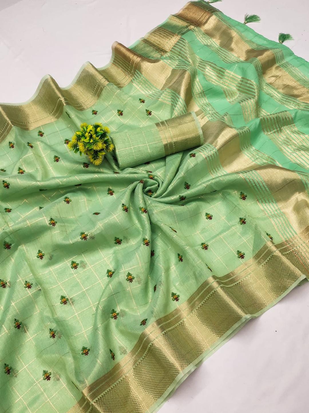 Ethnic Motifs Zari Woven Design Banarasi Saree