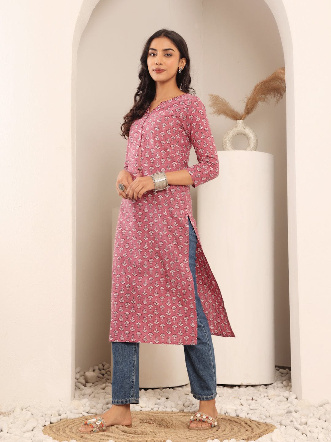 Varanga Women Pink & White Printed Straight Kurta