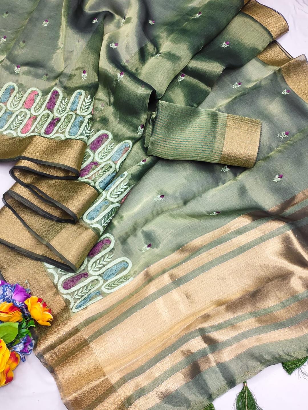 Ethnic Motifs Zari Woven Design Banarasi Saree