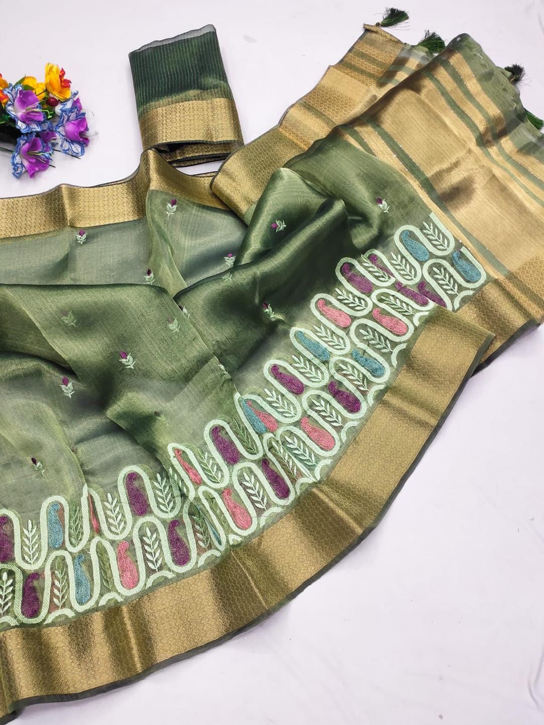 Ethnic Motifs Zari Woven Design Banarasi Saree