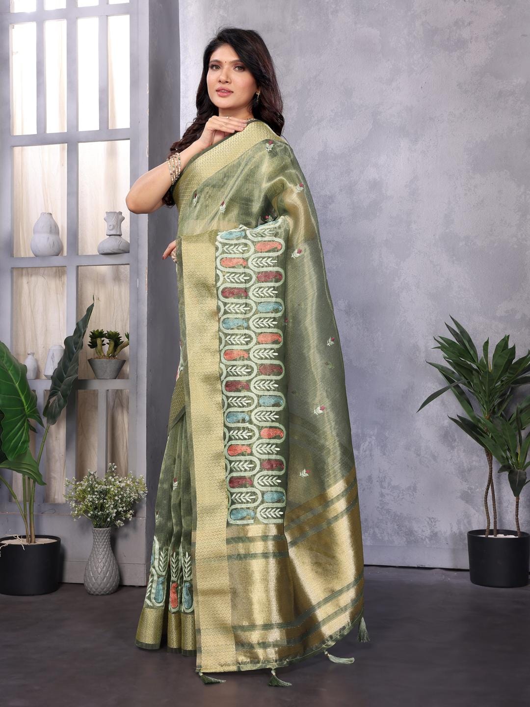 Ethnic Motifs Zari Woven Design Banarasi Saree