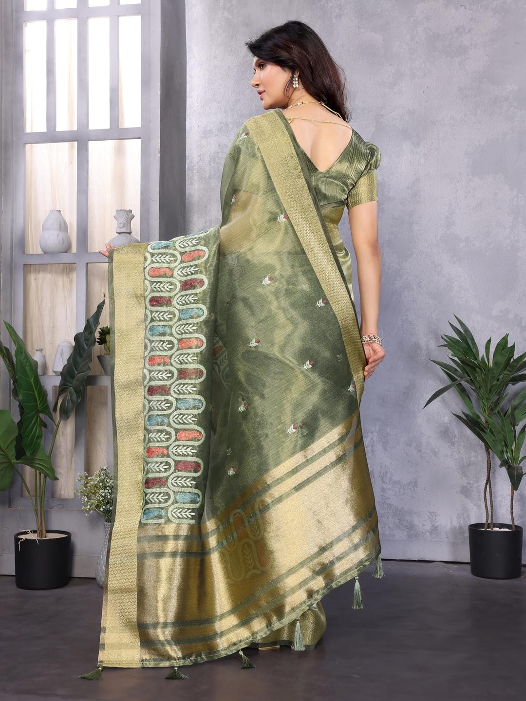 Ethnic Motifs Zari Woven Design Banarasi Saree