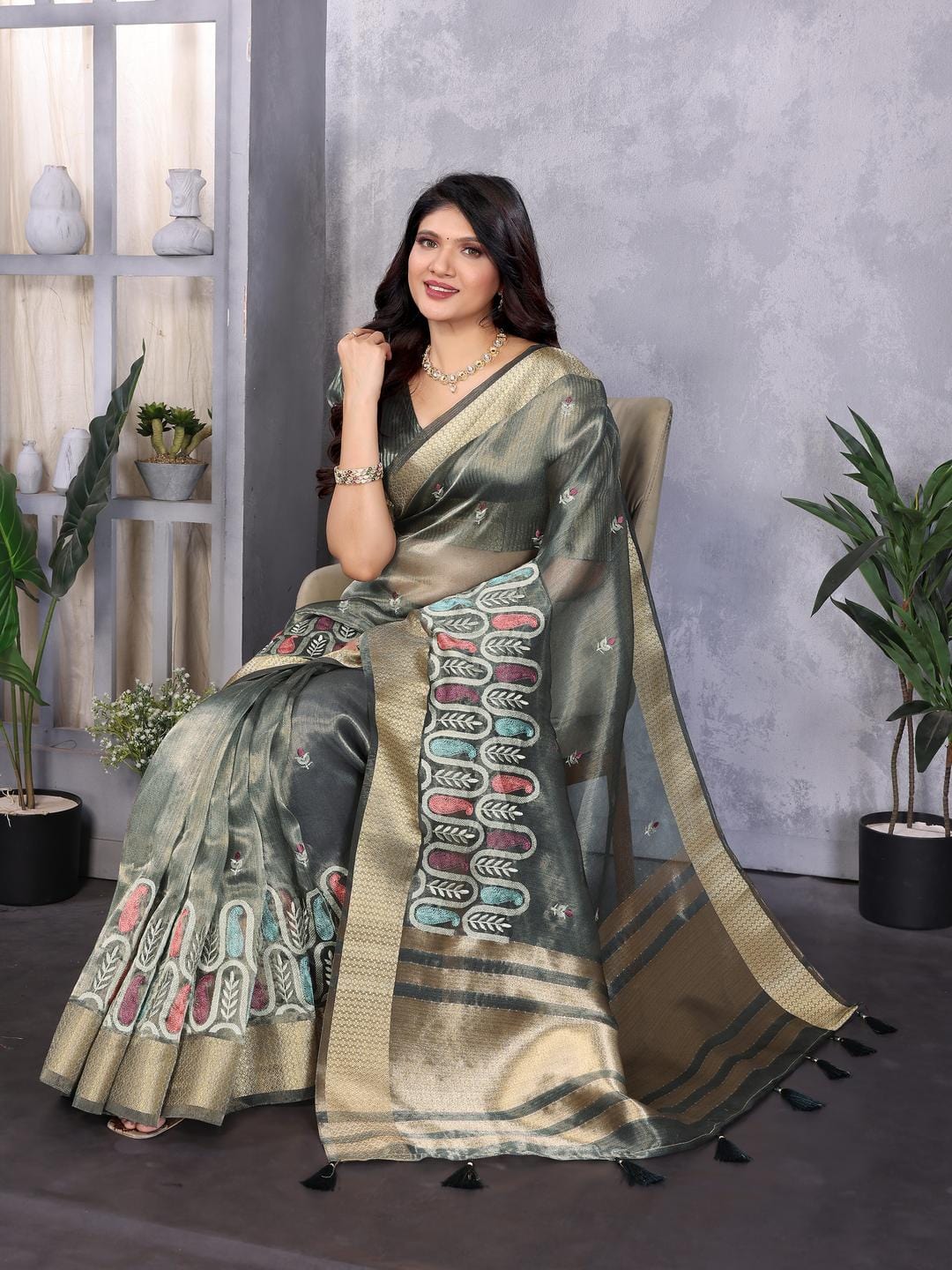Ethnic Motifs Zari Woven Design Banarasi Saree